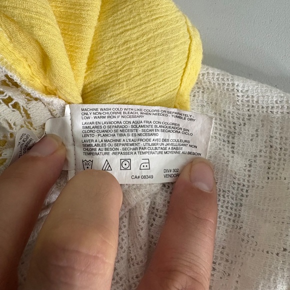 True Freedom Juniors Yellow White Blouse Tank Top Shirt - Picture 10 of 10